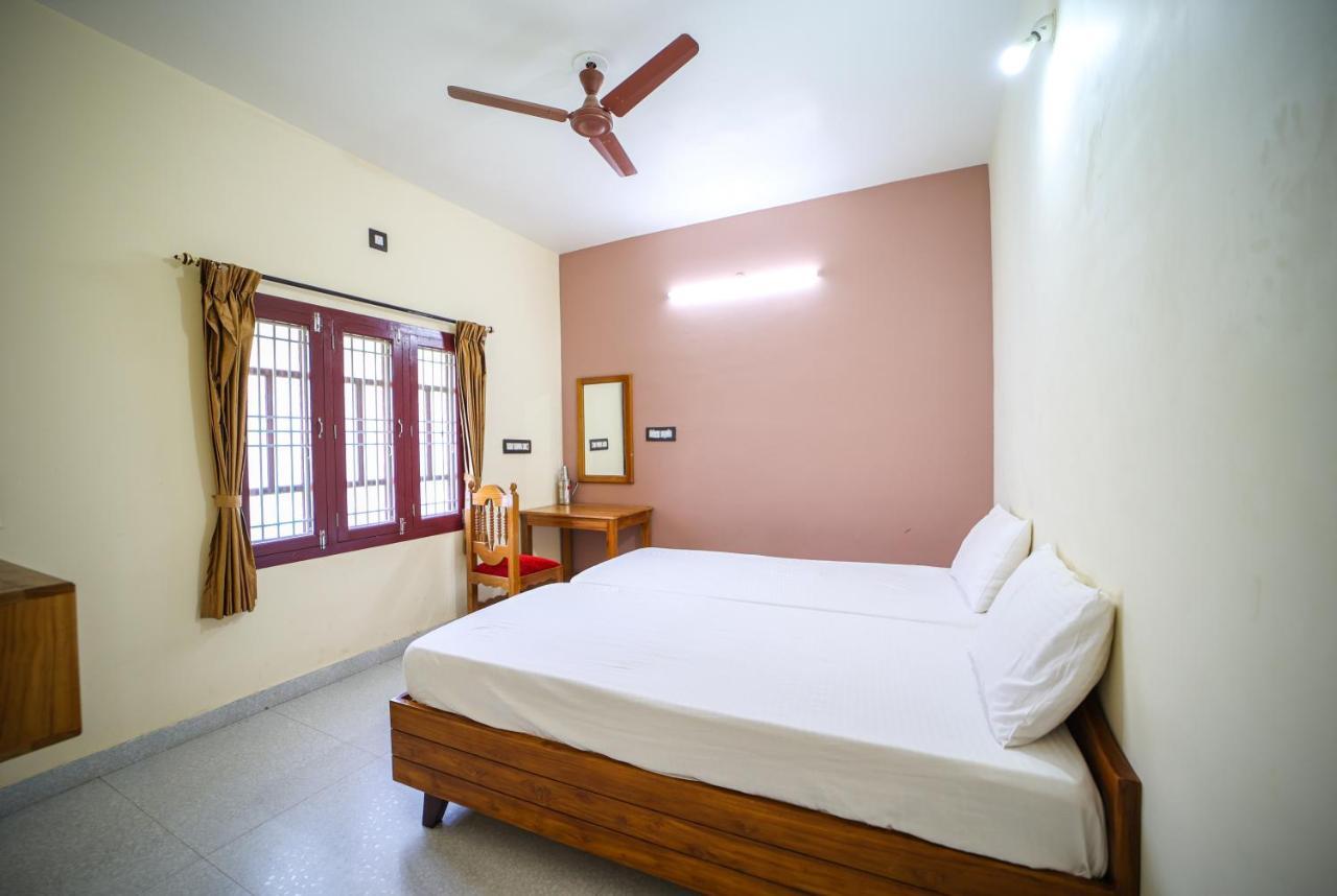Hotel The Pothigai Palace Kuttālam Exteriér fotografie