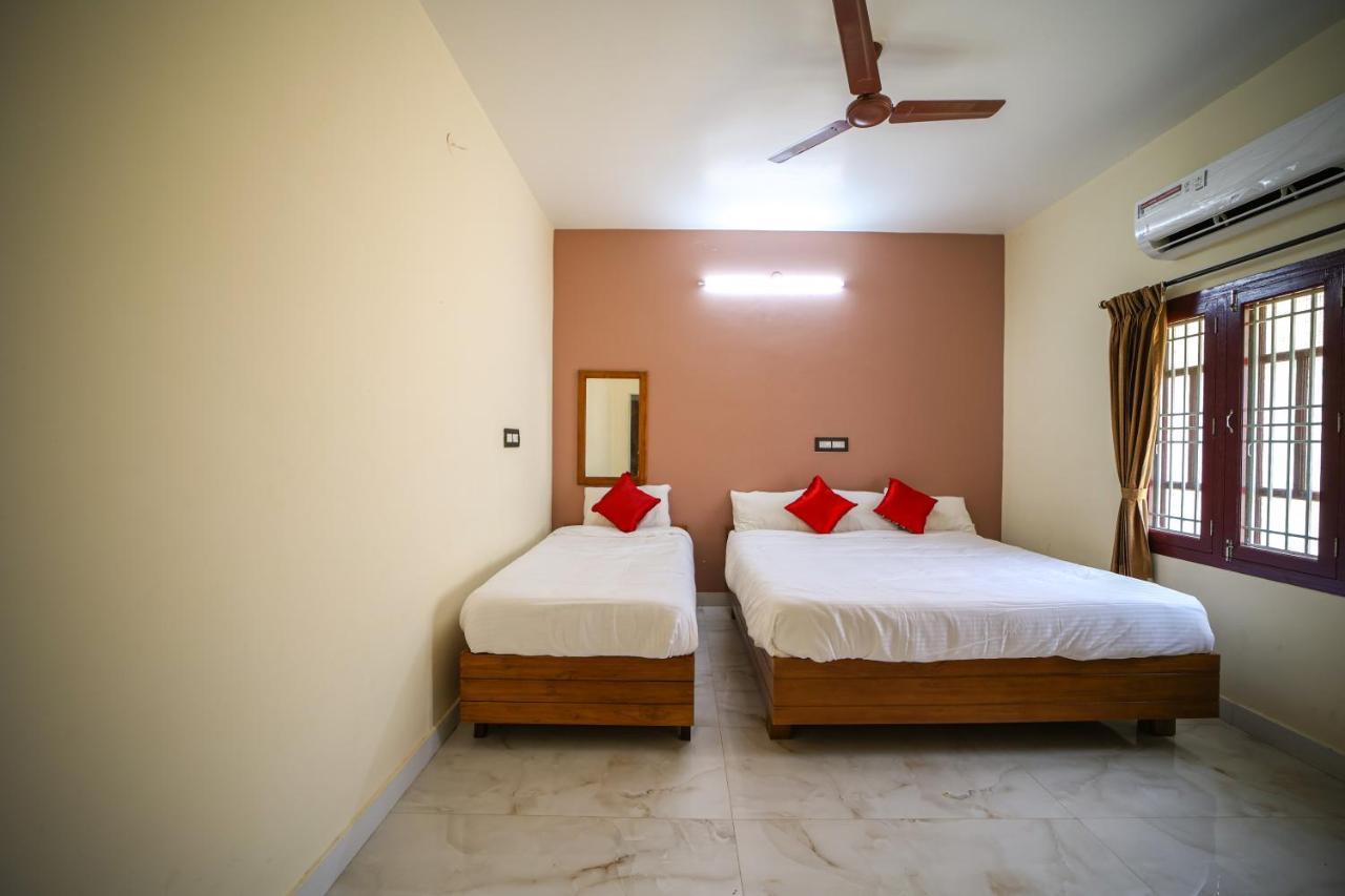 Hotel The Pothigai Palace Kuttālam Exteriér fotografie