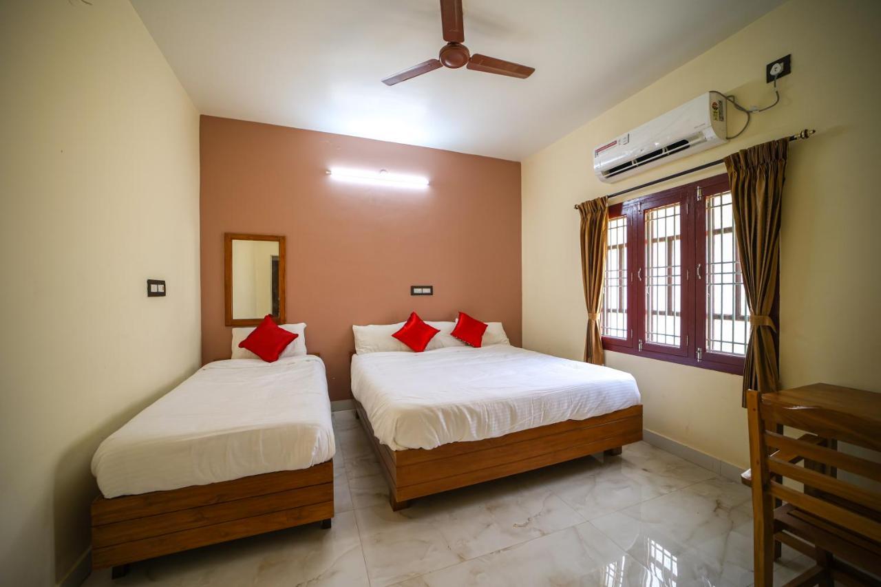 Hotel The Pothigai Palace Kuttālam Exteriér fotografie